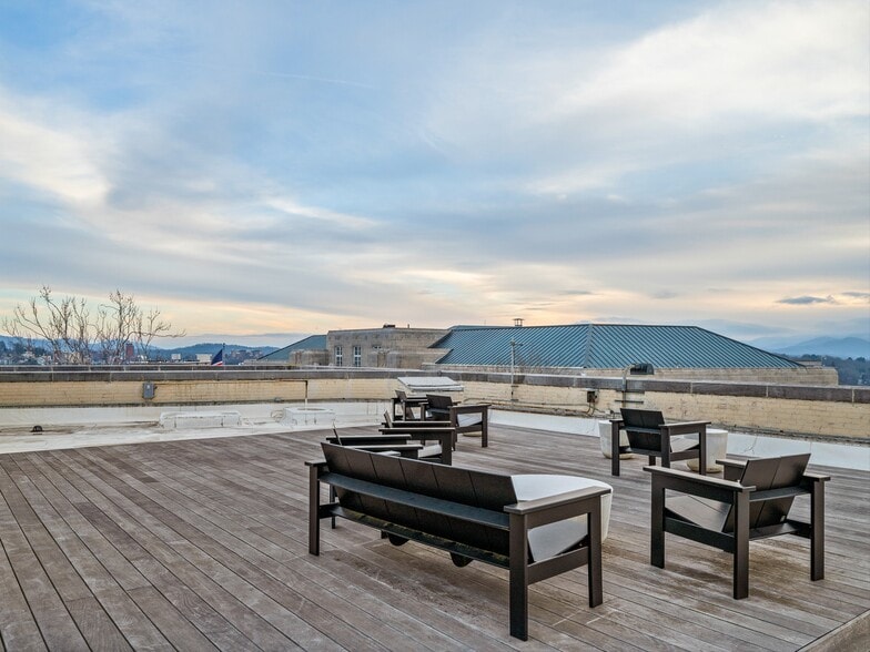More Photos Of 14 O'Henry Ave, Asheville Loft Creative Space For Lease