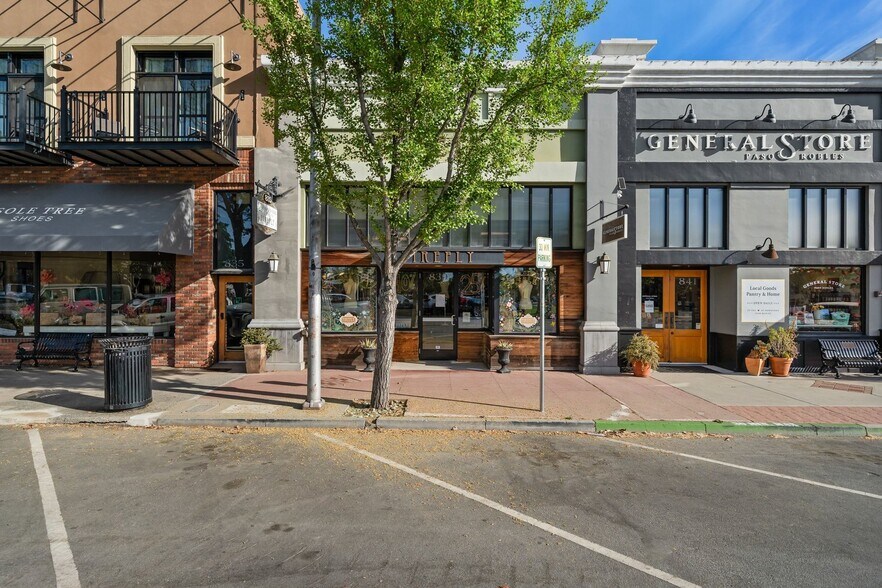 More Photos Of 1211 Pine St, Paso Robles Storefront For Lease