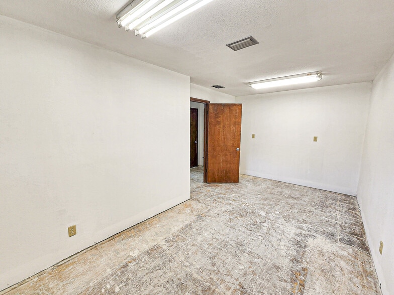 More Photos Of 11121 SE 53rd Ct, Belleview Medical For Sale