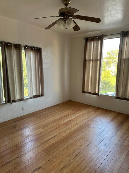 More Photos Of 1458 E 33rd St, Oakland Apartments For Sale