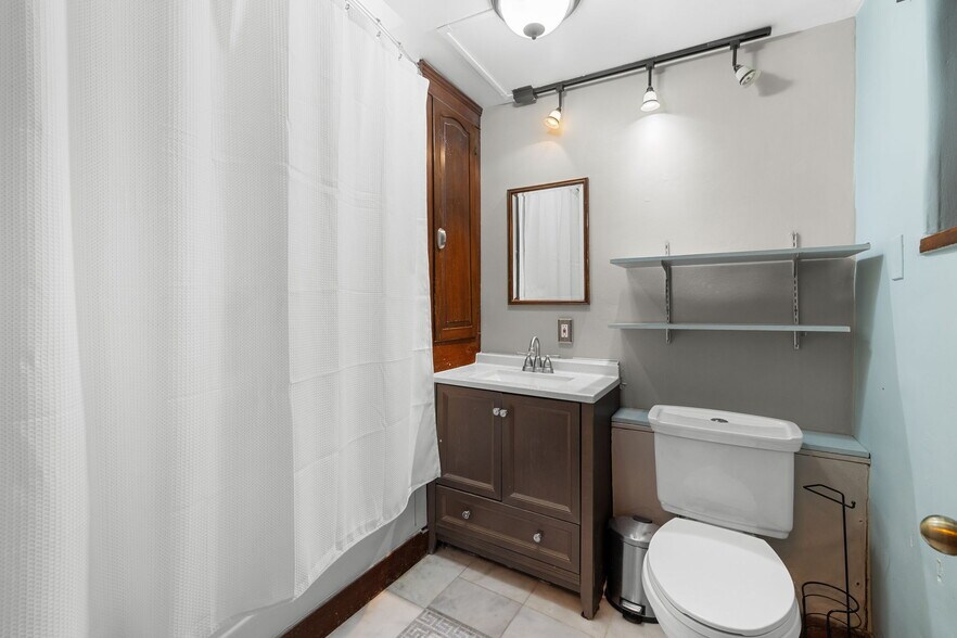 More Photos Of 222 First Ave, Jerome Multifamily For Sale