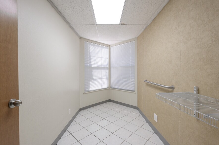 More Photos Of 3415 N Loy Lake Rd, Sherman Medical For Sale