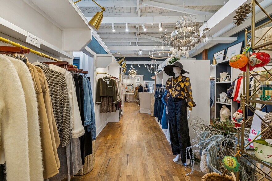 More Photos Of 109 E 6th St, Columbia Storefront For Sale