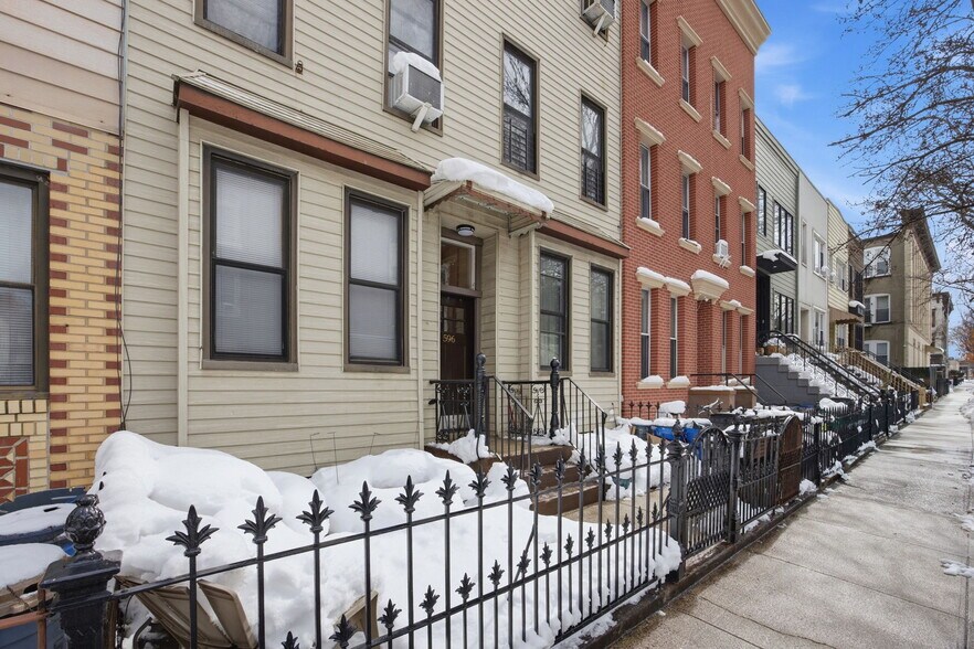 More Photos Of 596 Humboldt St, Brooklyn Multifamily For Sale