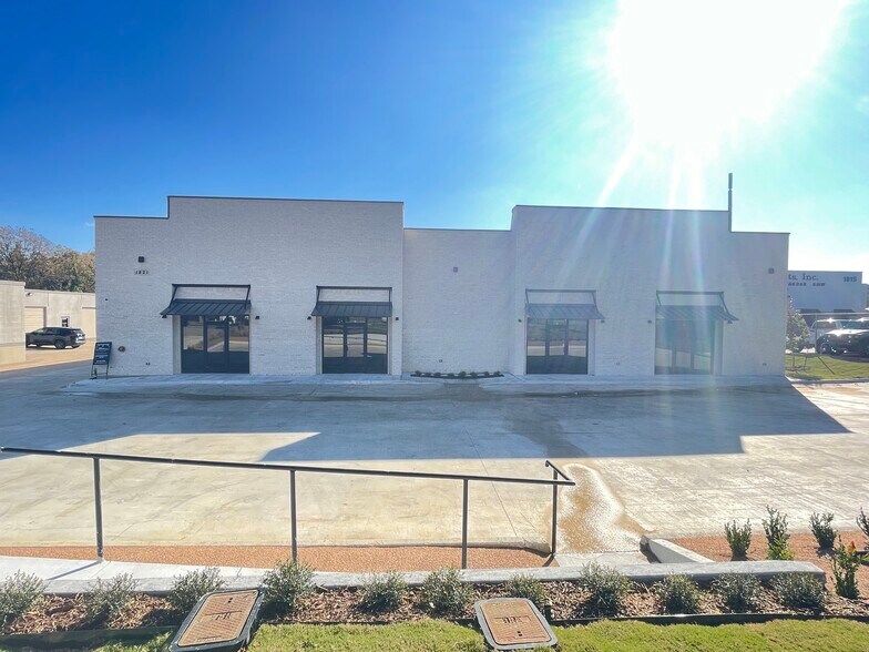 Primary Photo Of 1821 John Mccain Rd, Colleyville Warehouse For Lease