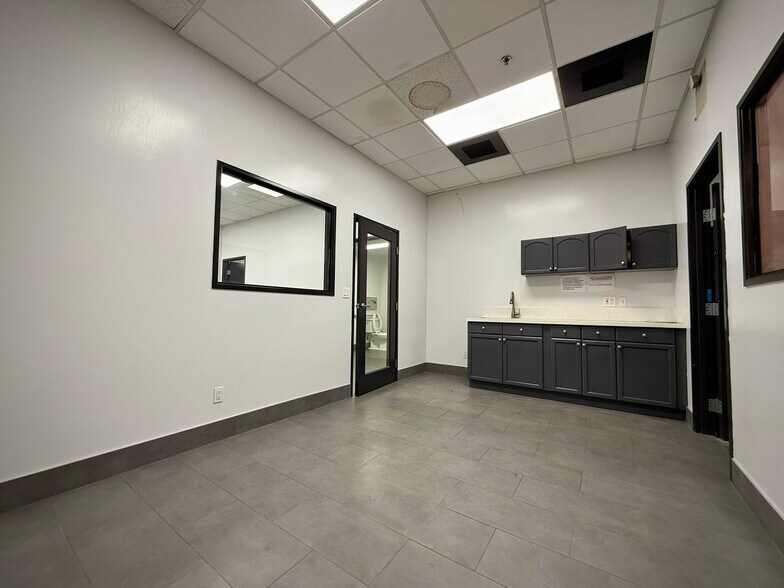 More Photos Of 5549 Brooks St, Montclair Warehouse For Lease