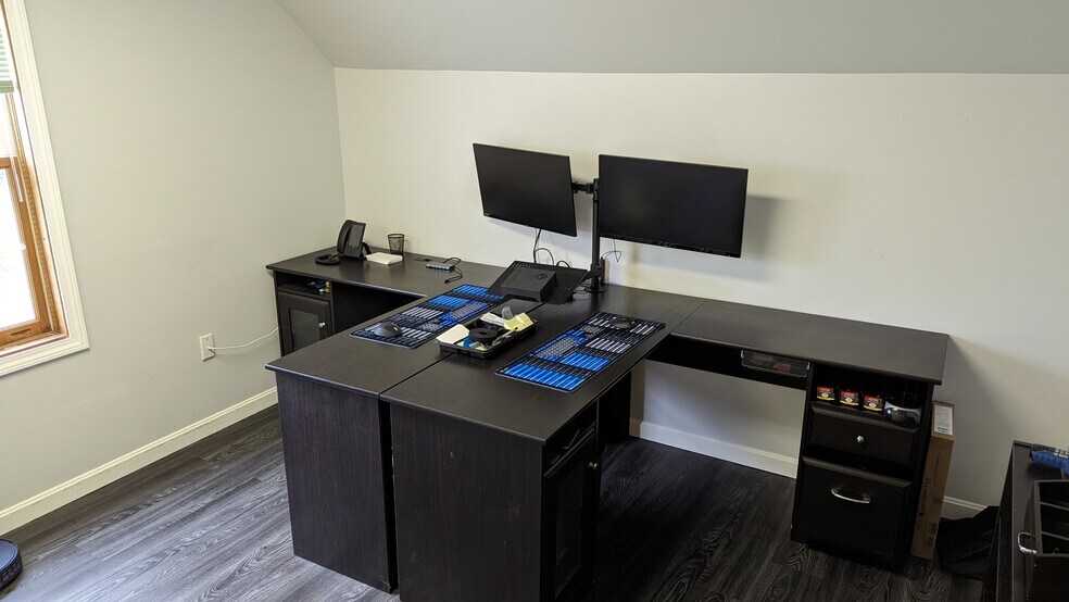 More Photos Of 29 Lafayette Rd, North Hampton Storefront Retail Office For Sale