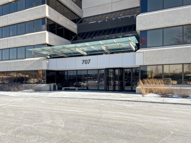 More Photos Of 707 Skokie Blvd, Northbrook Coworking Space