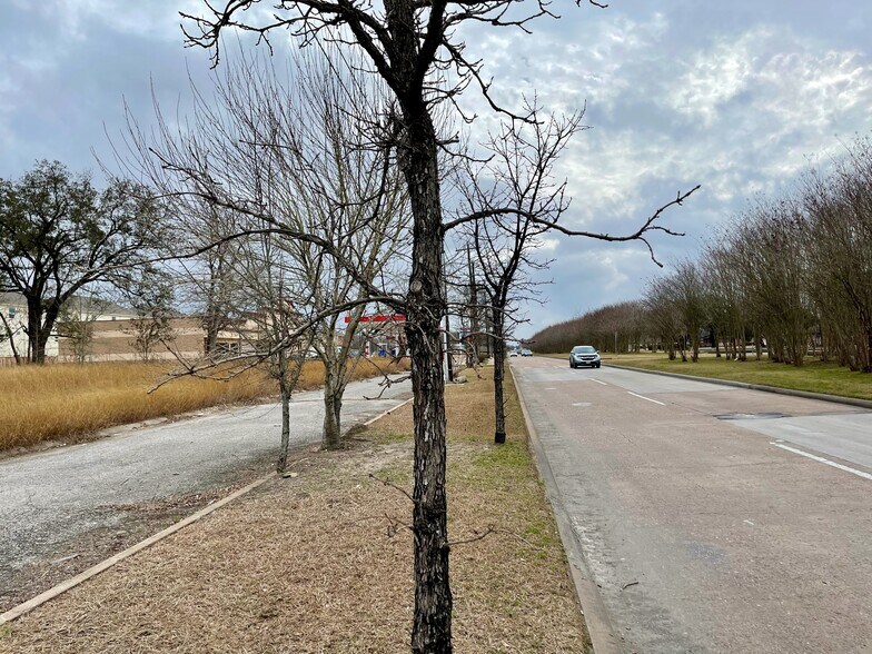 More Photos Of Gulf Freeway & Monroe Rd, Houston Land For Sale