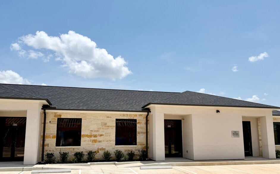More Photos Of 350 Grand Link Dr, Conroe Medical For Lease