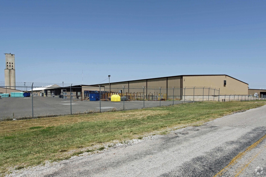 More Photos Of 1300 SE 82nd St, Oklahoma City Distribution For Lease