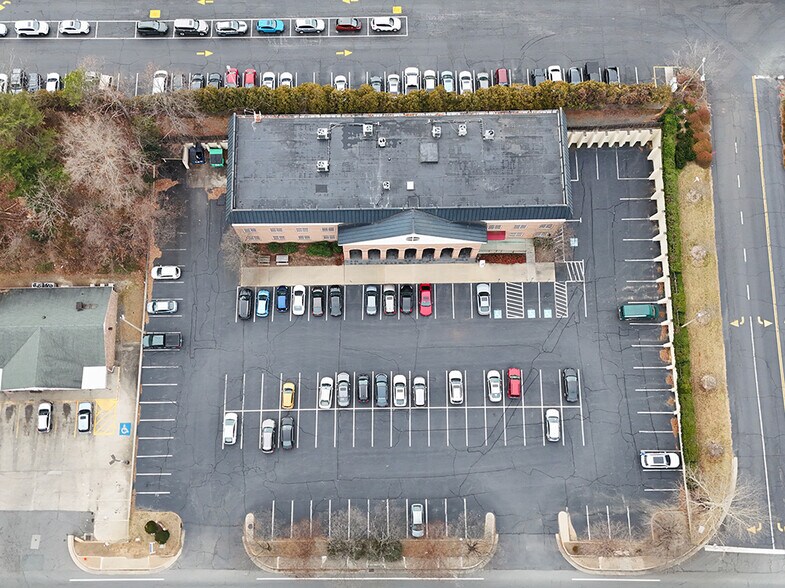 More Photos Of 375 Greenbrier Dr, Charlottesville Office For Lease