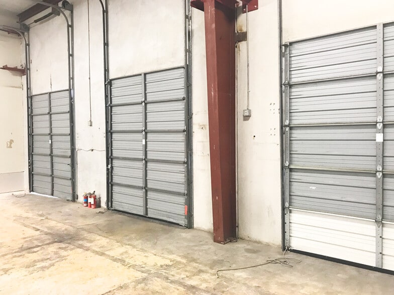 More Photos Of 3913 Todd Ln, Austin Warehouse For Lease