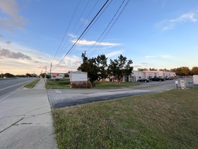 More Photos Of 1725 S Nova Rd, Daytona Beach Warehouse For Sale