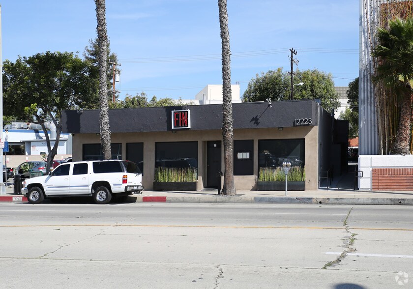 More Photos Of 12223 W Washington Blvd, Los Angeles Restaurant For Lease