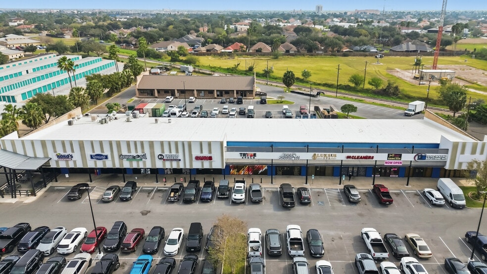 More Photos Of 6100 N 10th St, McAllen Storefront For Lease