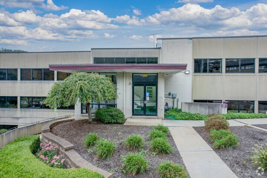 More Photos Of 9800 Mcknight Rd, Pittsburgh Office For Lease