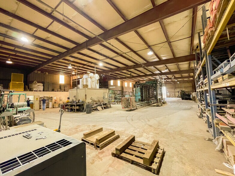 More Photos Of 2945 Niagara Rd, Colusa Manufacturing For Sale