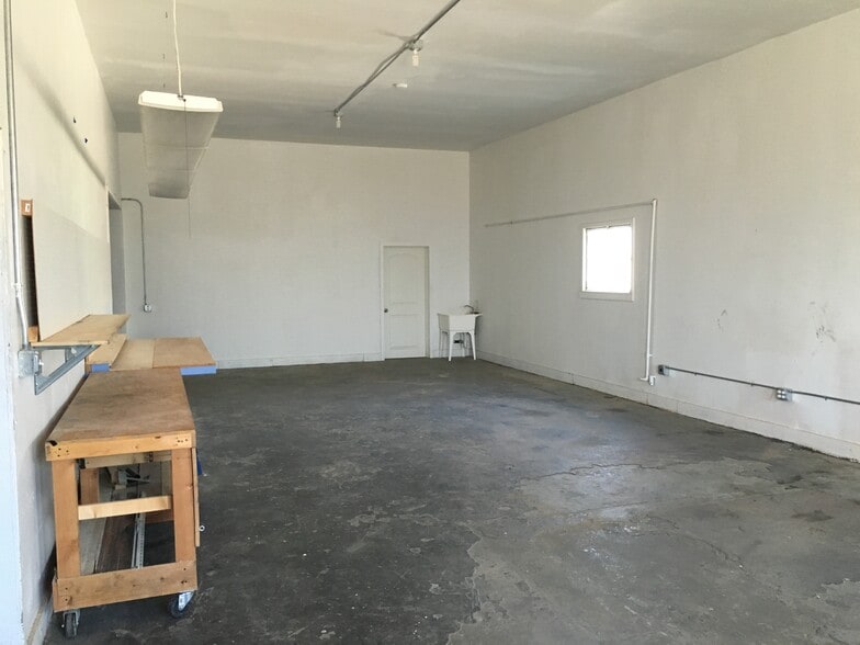 More Photos Of 5390-5396 Alhambra Ave, Los Angeles Light Manufacturing For Sale