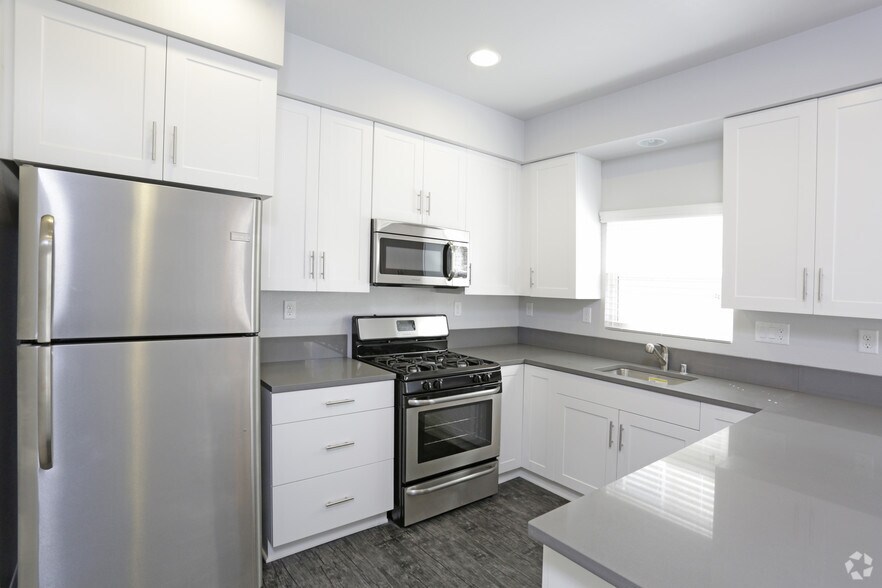 More Photos Of 307 Sycamore Rd, San Ysidro Apartments For Sale