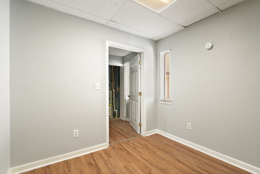 More Photos Of , Scottsburg Unknown For Sale