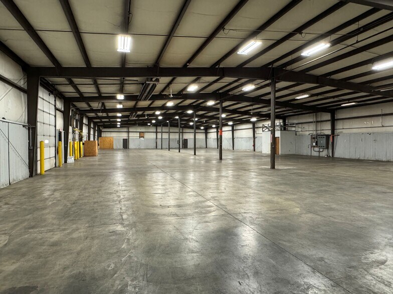 More Photos Of 21067 Protecta Dr, Elkhart Manufacturing For Lease