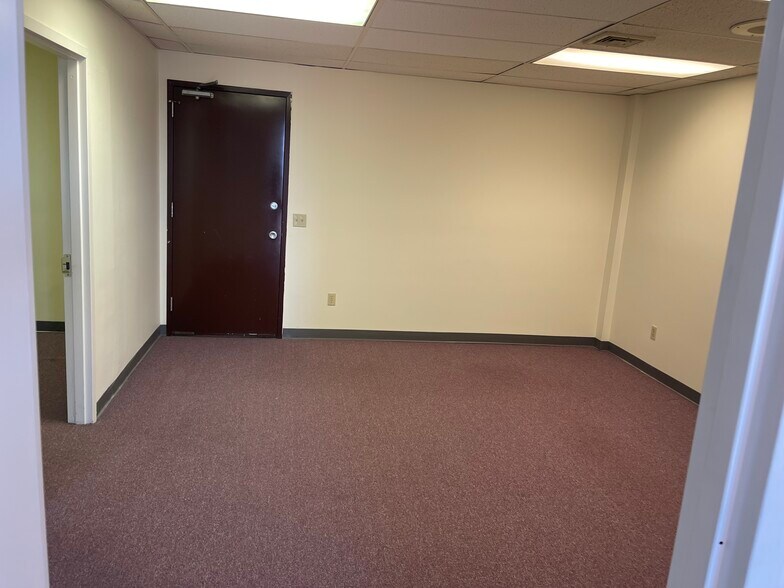 More Photos Of 57 North St, Danbury Office For Sale