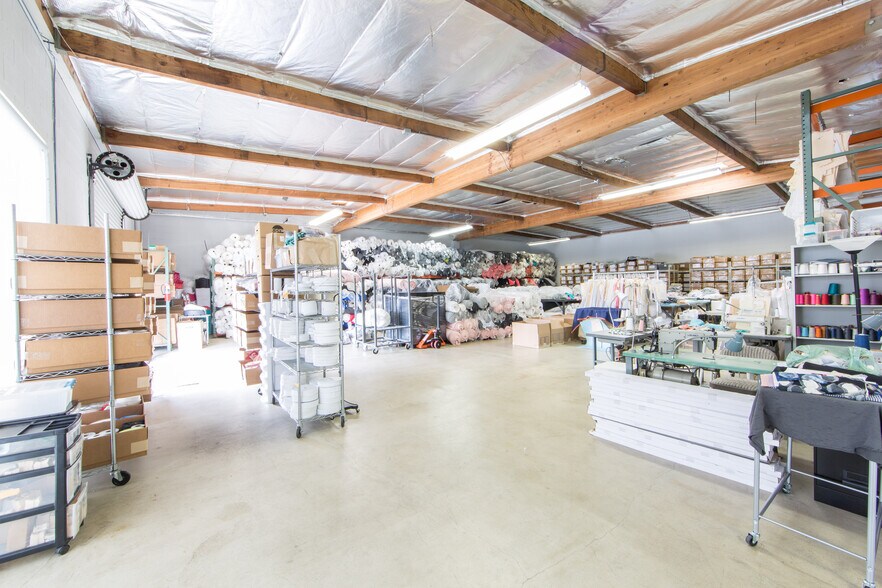 More Photos Of 401-405 W Foothill Blvd, Monrovia Freestanding For Lease