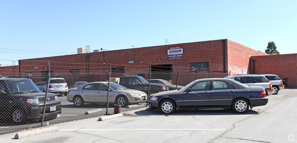 More Photos Of 4121-4131 Vanowen Pl, Burbank Warehouse For Lease