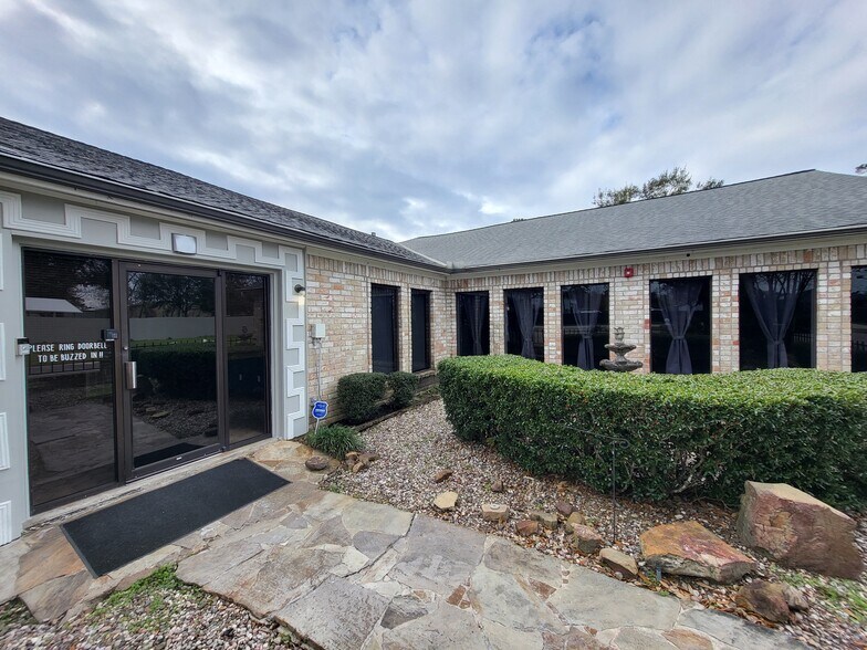 More Photos Of 20817 Sunshine Ln, Spring Office Residential For Lease