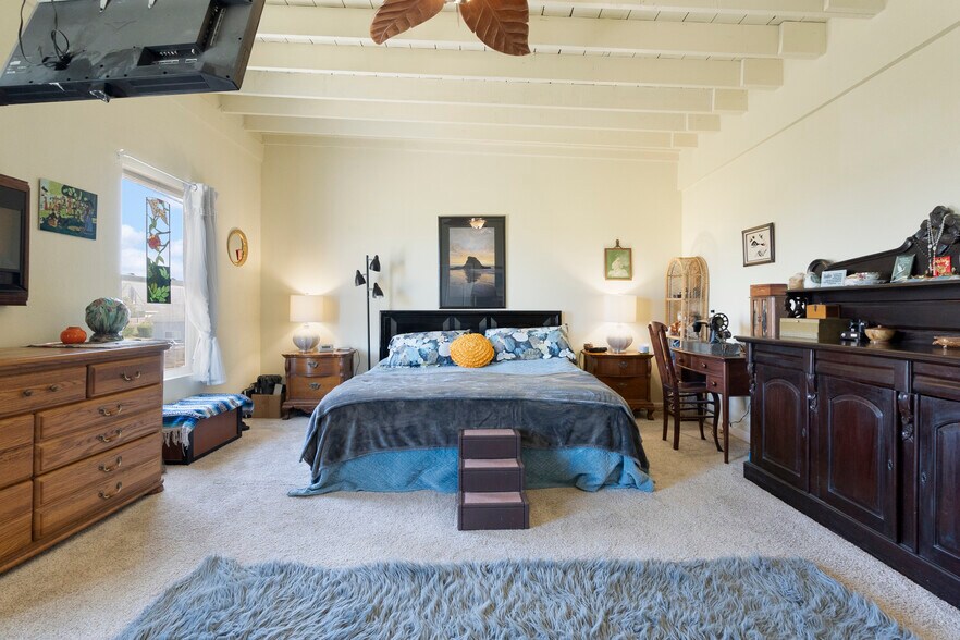 More Photos Of 347 2nd St, Crescent City Industrial For Sale