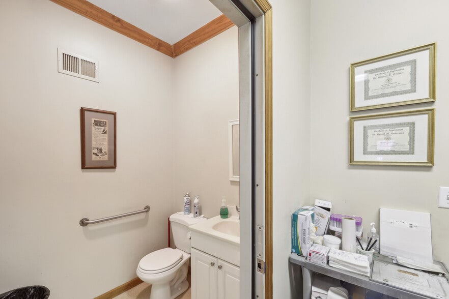 More Photos Of 135 Mamaroneck Ave, Mamaroneck Office For Sale