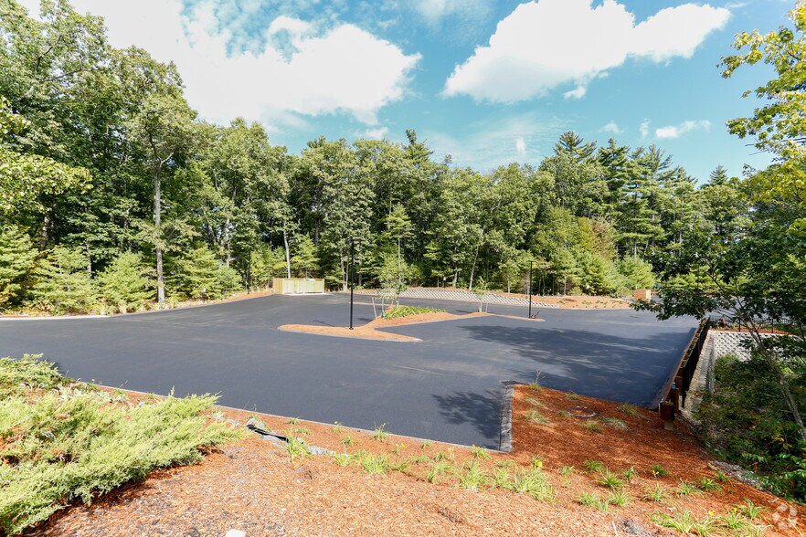 More Photos Of 4 Lan Dr, Westford Office For Lease
