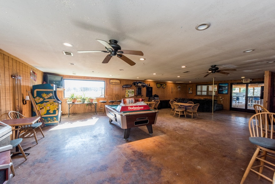 More Photos Of 7386 Mt Carmel Rd, Decaturville Convenience Store For Sale