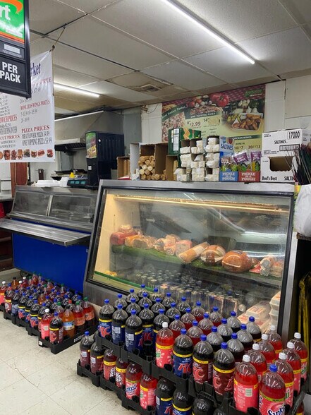 More Photos Of 3 S Parkway E, Memphis Convenience Store For Sale