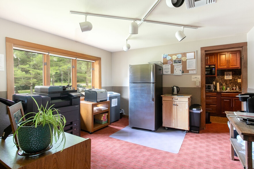 More Photos Of 2049 S Undermountain Rd, Sheffield Schools For Sale