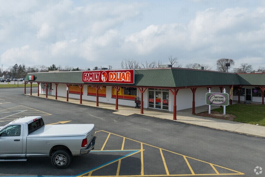 More Photos Of 149-151 E Airport Hwy, Swanton Storefront Retail Office For Lease