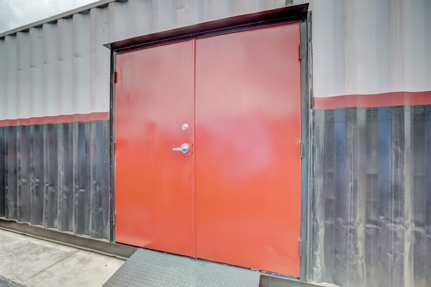 More Photos Of 530 S Dixie Hwy W, Pompano Beach Auto Repair For Sale