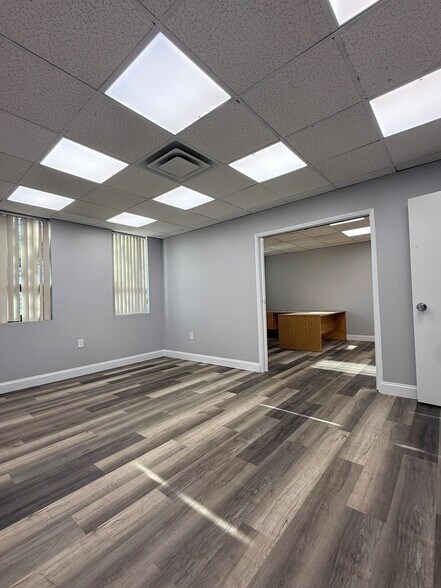 More Photos Of 35 Carlough Rd, Bohemia Warehouse For Lease