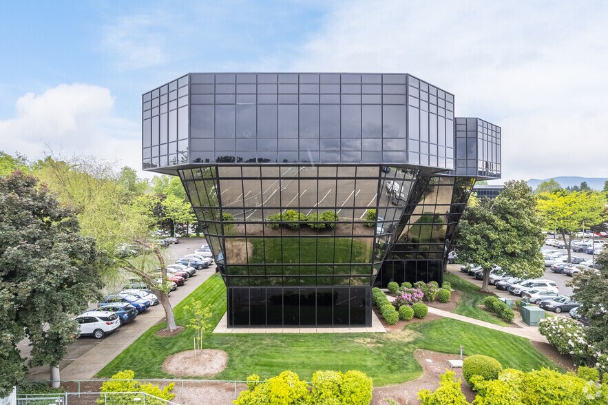 More Photos Of 1400 Executive Pky, Eugene Office For Lease