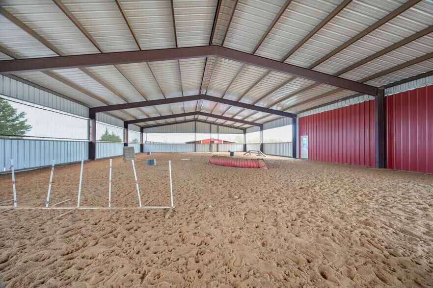 More Photos Of 10963 E US Highway 82, Windom Specialty For Sale