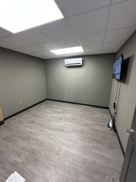 More Photos Of 39 Main St, Jackson Warehouse For Lease