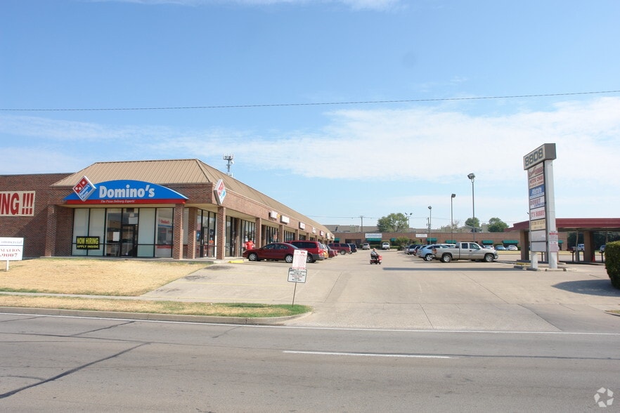 More Photos Of 8808 Camp Bowie Blvd W, Fort Worth Unknown For Lease