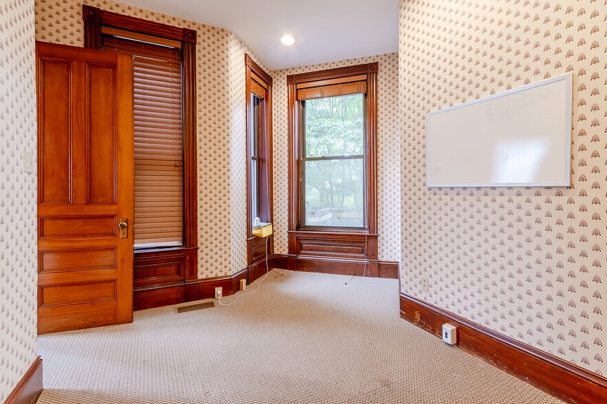 More Photos Of 25 Harvard St, Worcester Office For Lease