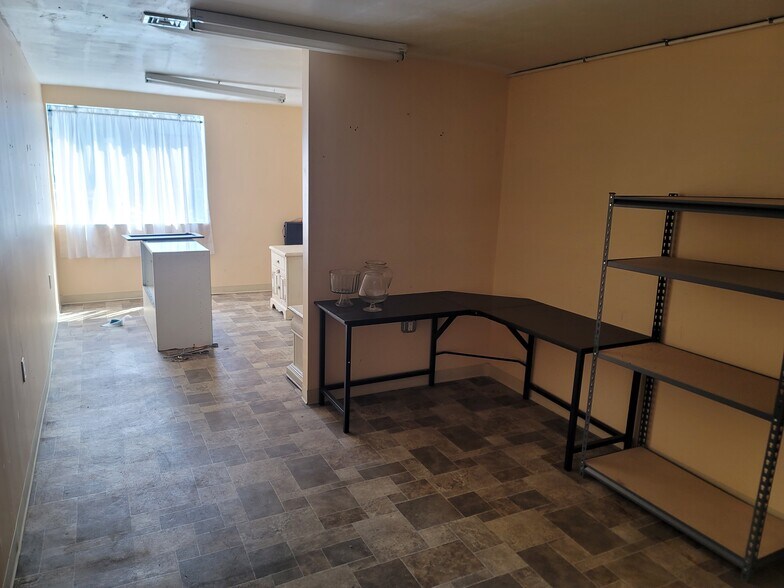 More Photos Of 22 Van Buren Ave, Floral Park Warehouse For Lease