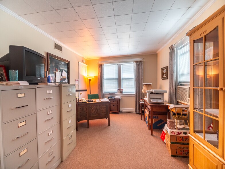 More Photos Of 121 Regent St, Port Chester Funeral Home For Sale