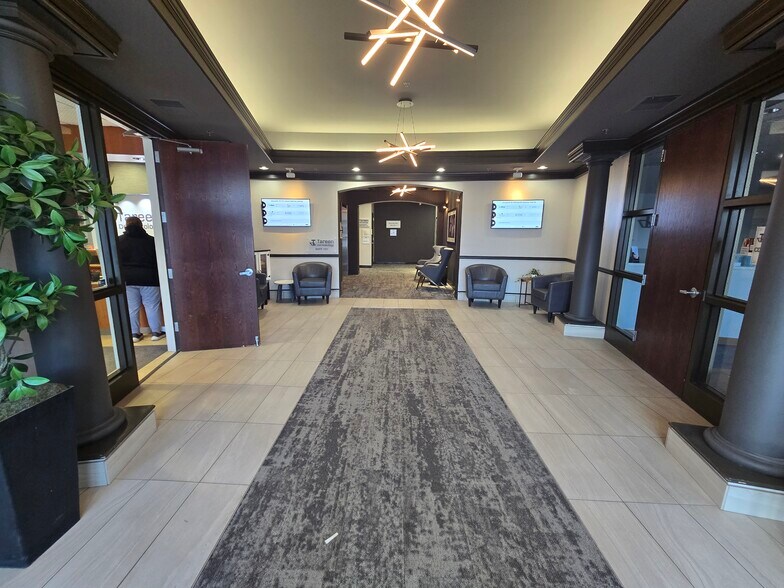 More Photos Of 1185 Town Centre Dr, Eagan Medical For Lease