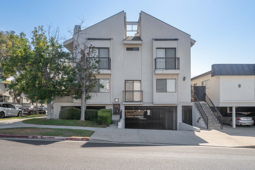 More Photos Of 638 E Tujunga Ave, Burbank Apartments For Sale