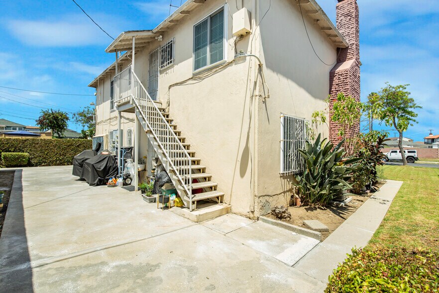 More Photos Of 2414 W 85th St, Inglewood Apartments For Sale