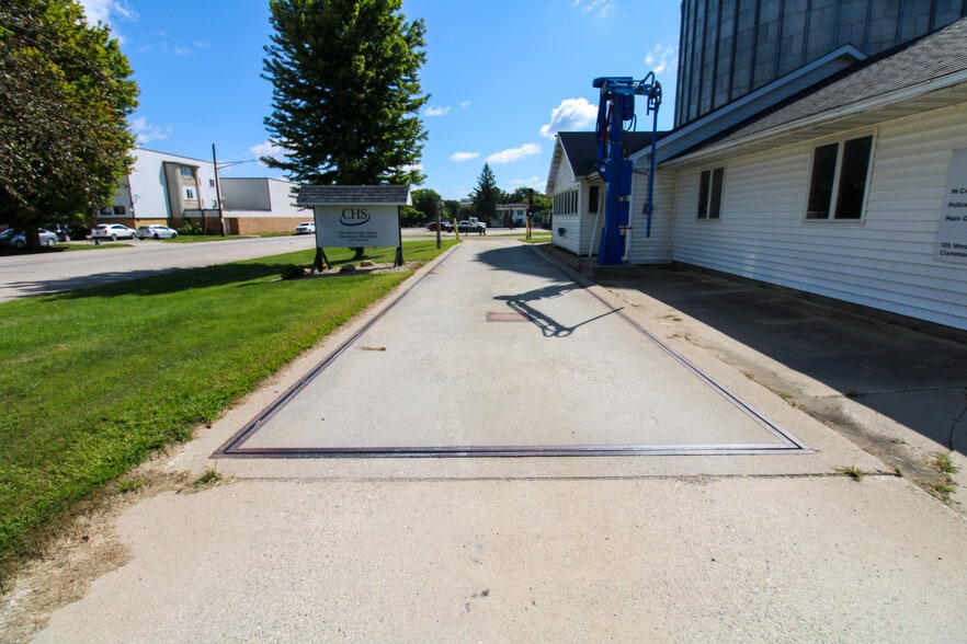 More Photos Of 135 E Front St, Claremont Specialty For Sale